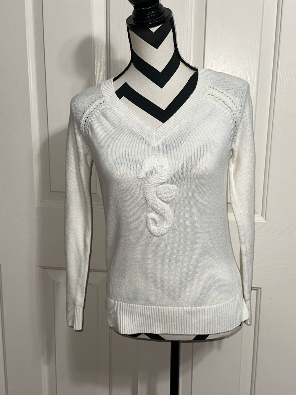 Lilly Pulitzer White V‑Neck Sweater with Embroidered Seahorse